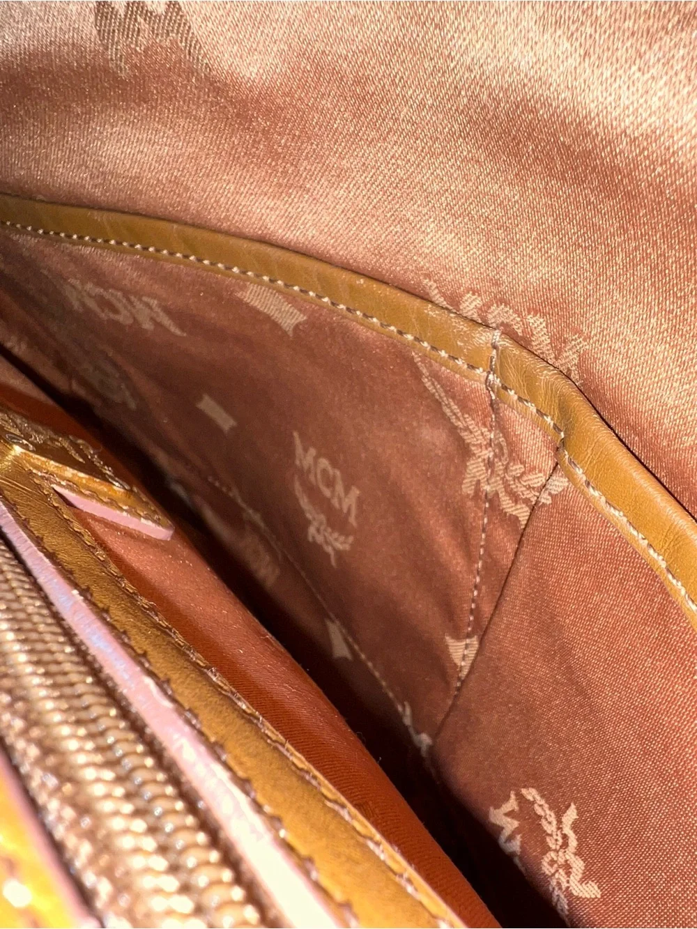 MCM MESSENGER COGNAC